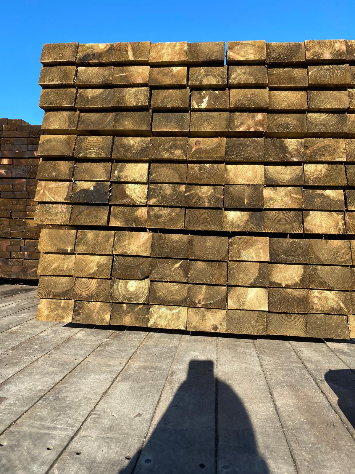 UC4 Redwood Sawn Timber Posts KD