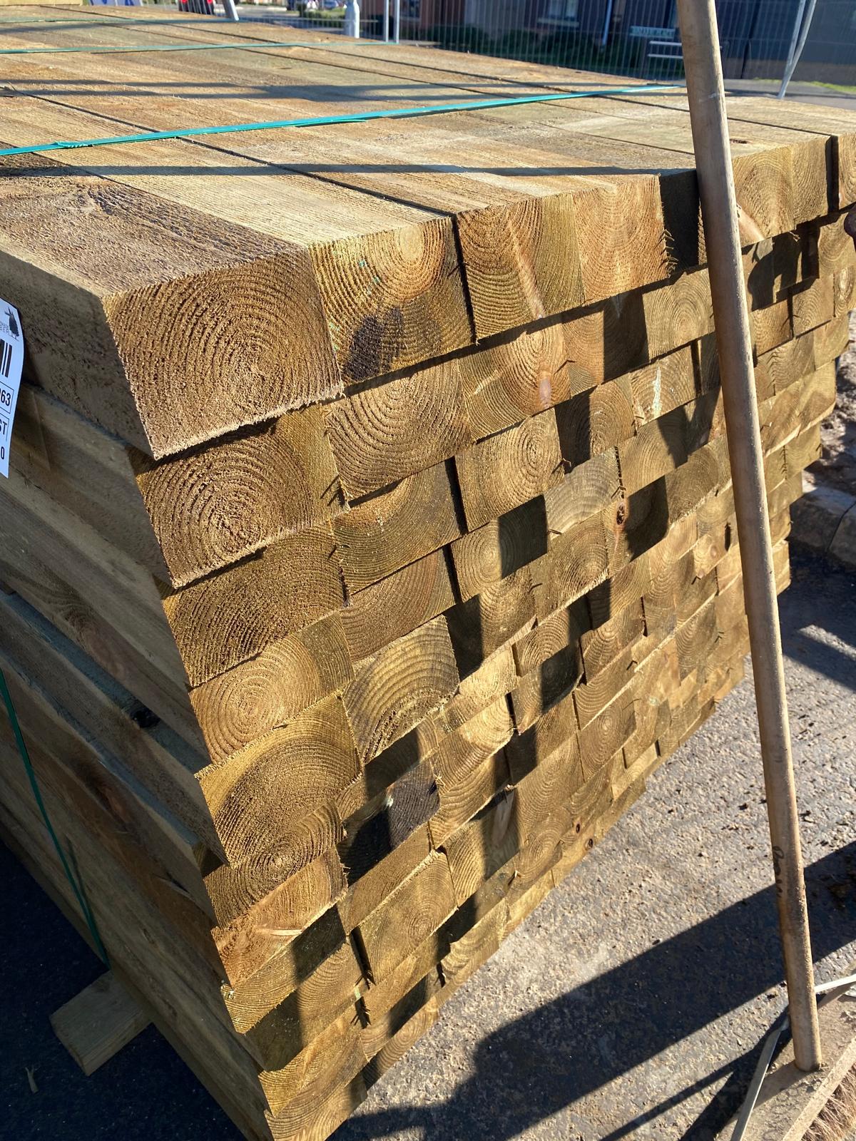 UC4 Redwood Sawn Timber Posts KD