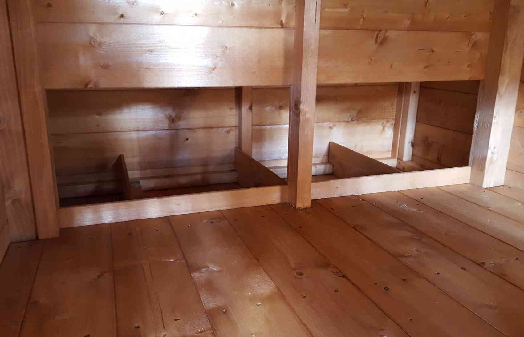 Sutton Dog Kennel 1.2 x 1.2 x 1.1m Ref 404